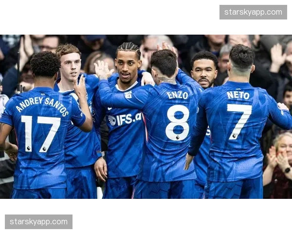 莫耶斯利用切尔西防线伤病 福法纳首发表现遭针对性打击 莫耶斯利用切尔西防线伤病 福法纳首发表现遭针对性打击