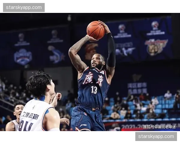 深圳队防守反击效率突出 利用失误得分能力强劲 深圳队防守反击效率突出 利用失误得分能力强劲